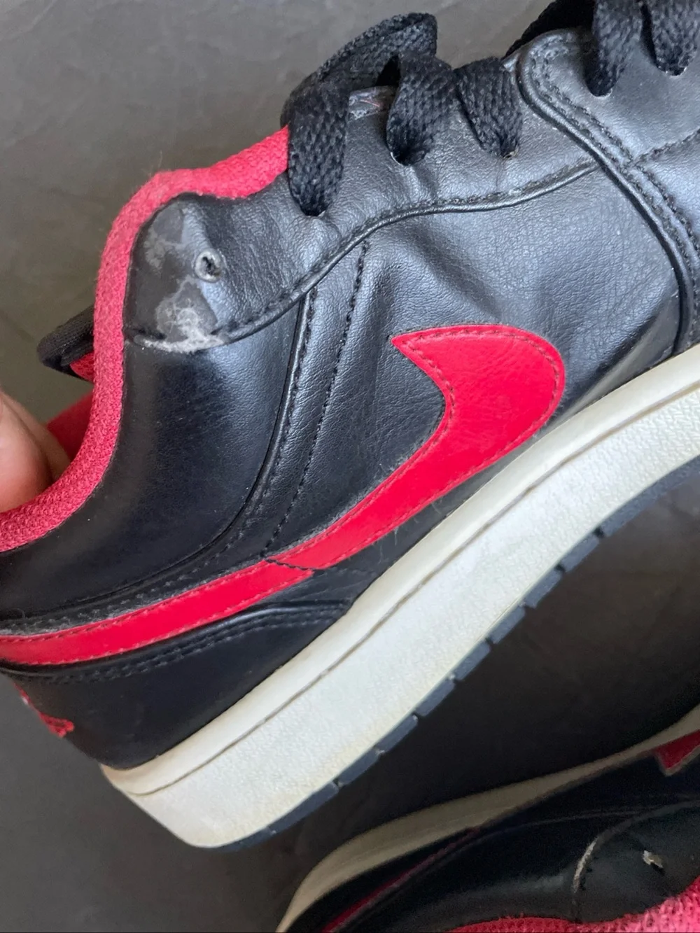 Jordan Air Jordan 1 Low White Toe Black Red White Men's Sz 9 Sneakers 553558-063